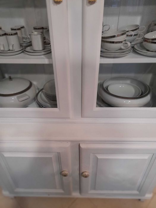 Móvel louceiro branco