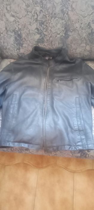 Casaco de pele  Sprinfield.   em um fecho novo. Para homem não tem ras