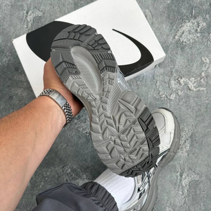 ASICS Gel-Kahana 8 grey