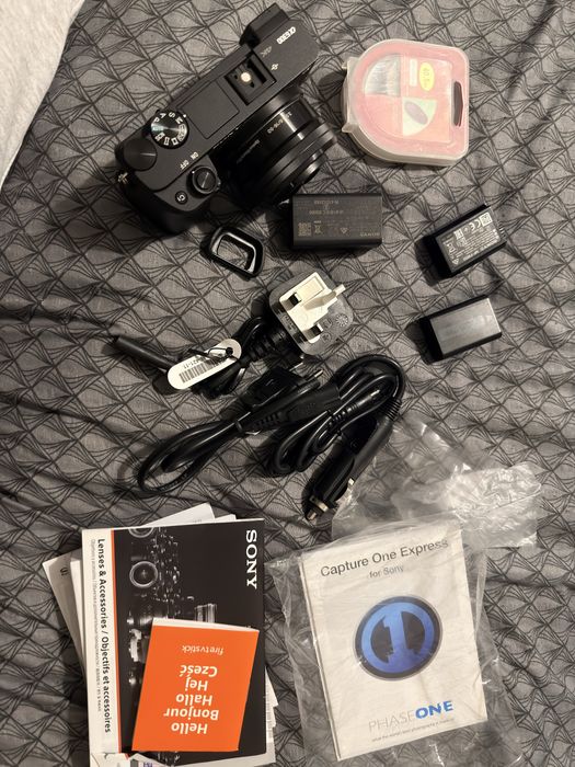 Sony A6300 + obiektyw 16–50 mm OSS 4K