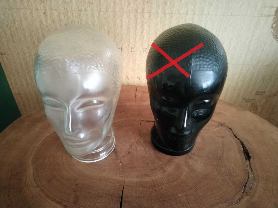 dekoracyjna szklana głowa przezroczysta
