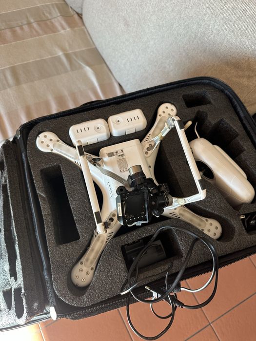 Drone DJI Phantom 3 Standard + Comando DJ6 + Mala