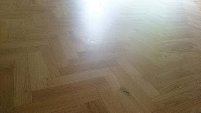 Cyklinowanie podłogi drzwi schody nakładki schodowe i parapety