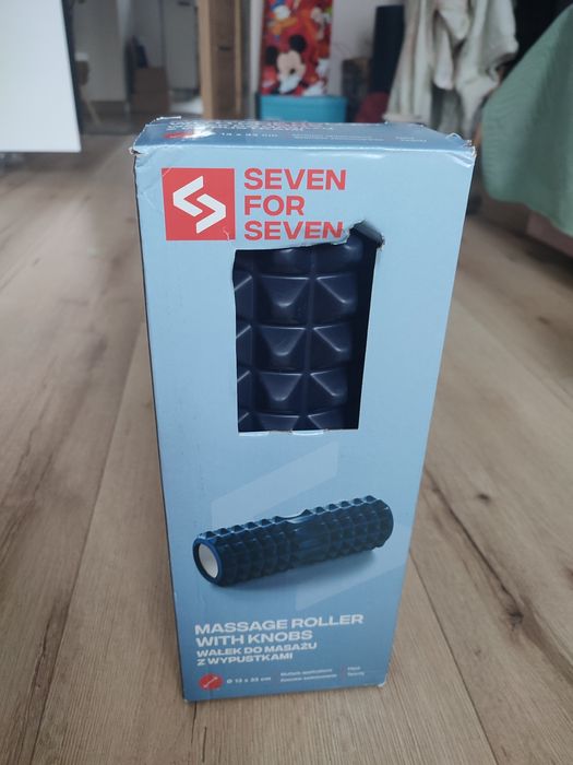 Wałek do masażu z wypustkami