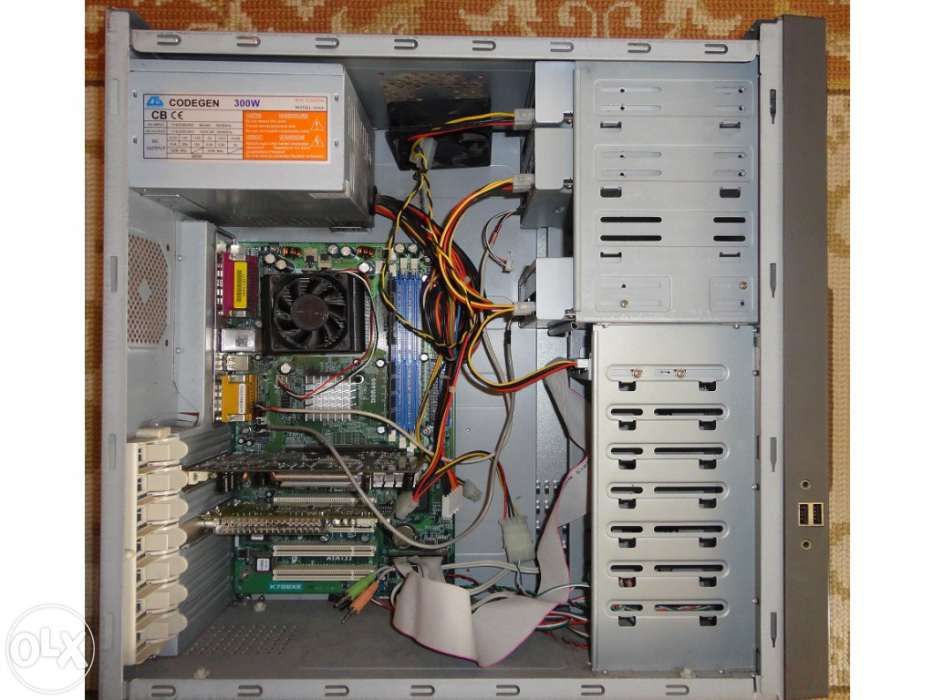 Torre PC com 4 drives