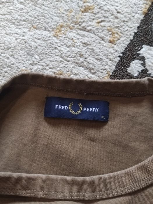 Футболка Fred Perry з лампасами