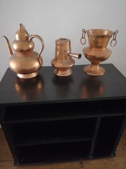 Peças de cobre, Mocho, elefantes e bibelots