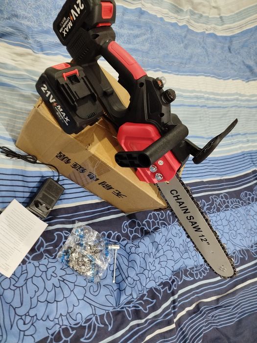 Nowa piła łańcuchowa akumulatorowa