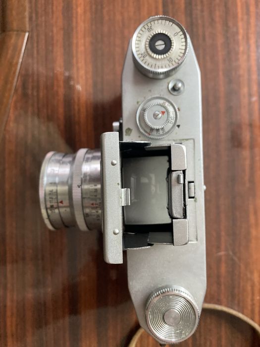 Фотоапарат Praktica з обєктивом Carl Zeiss Jena Biotar 58mm f/2