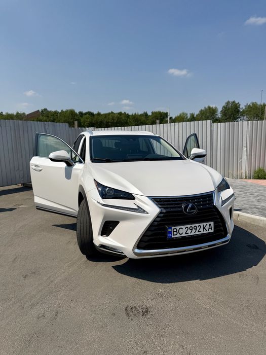 Lexus NX 300 h 2018рік офіційний автомобіль