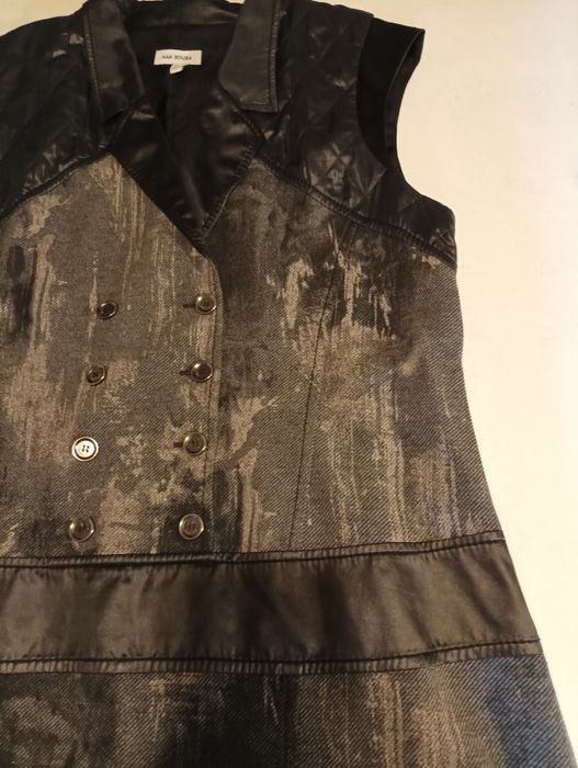 Vestido camuflado em preto e cinza ,de marca Ana Sousa, tamanho 44, como novo