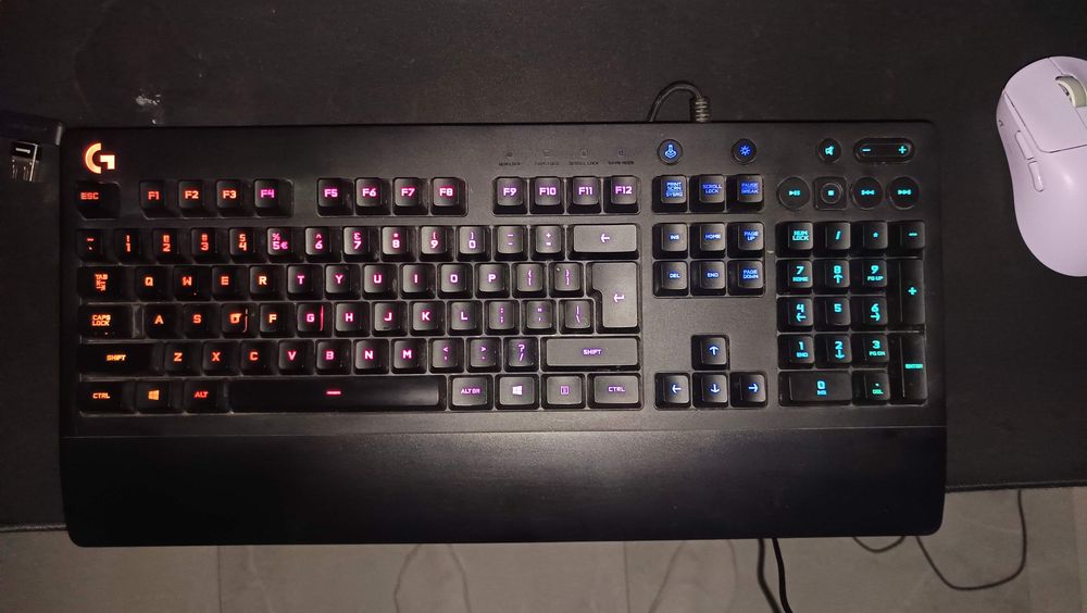Klawiatura Logitech G213