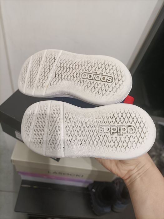 Buty Adidas dziecięce 24