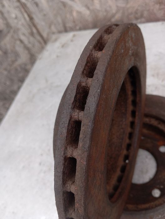 Тормозні диски вентильовані та прості Ford Escort Форд Ескорт Оріон.