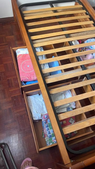 Cama solteiro + 4 gavetas