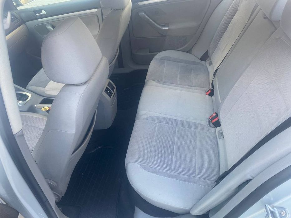 Volkswagen Jetta 2.0FSI