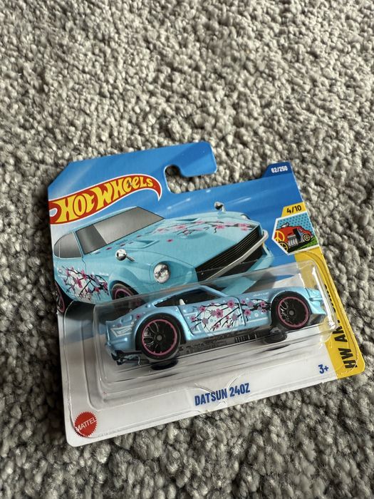 Hot Wheels Datsun 240Z & Silverado セット Hot Wheels Datsun 240Z