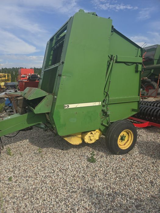 Prasa rolująca John Deere