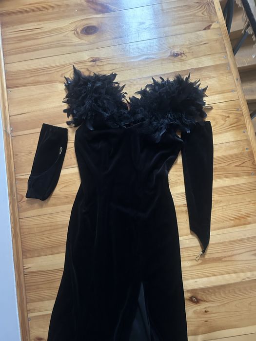 Sukienka wieczorowa z piórami L