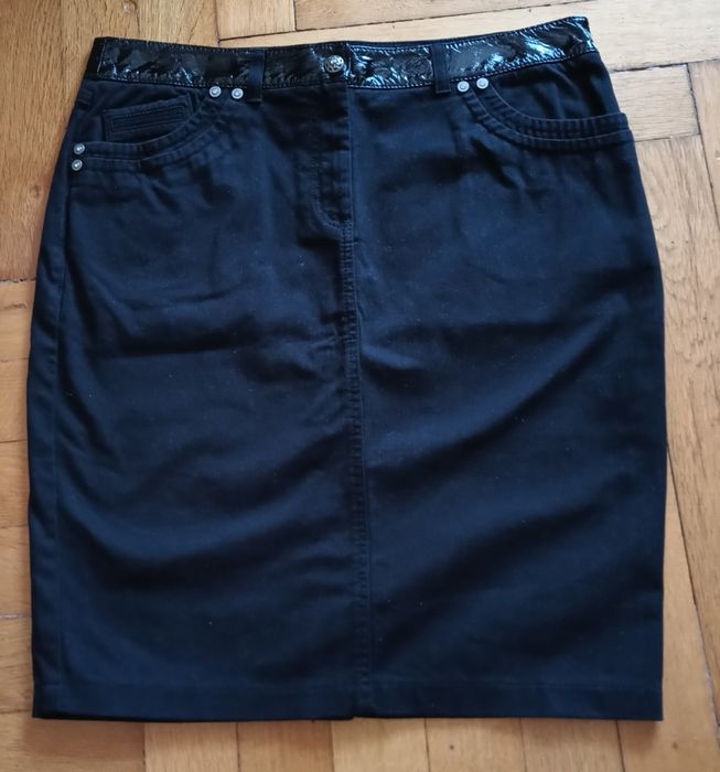 Czarna jeansowa spódnica roz. 44 (16)