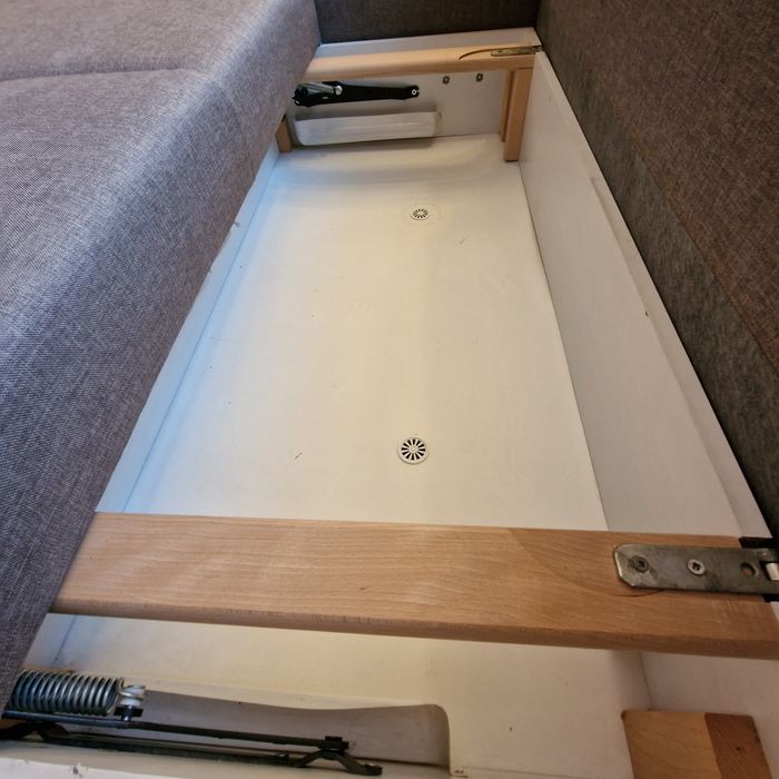 Duża rogówka segmentowa z funkcją spania i 2 schowkami – bardzo dobry