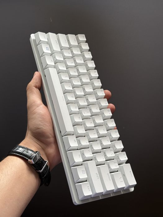 Razer Huntsman Mini RGB 60% - Switches Purple - Excelente Estado