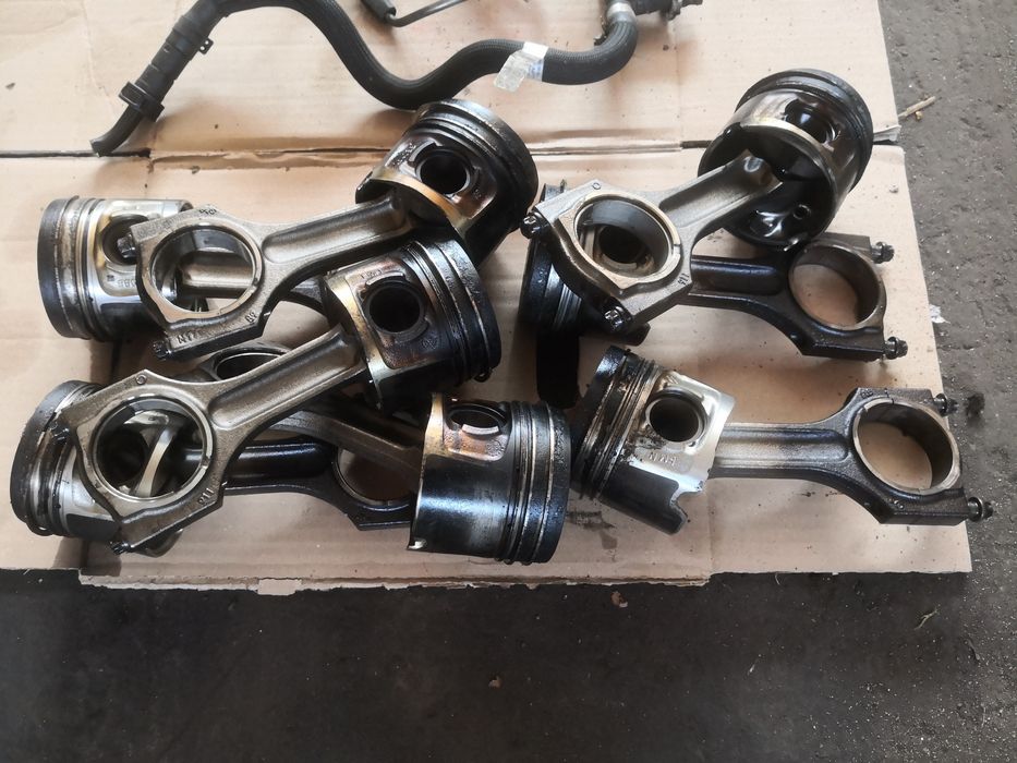 Tłoki z korbowodami BMW N47 0840BB