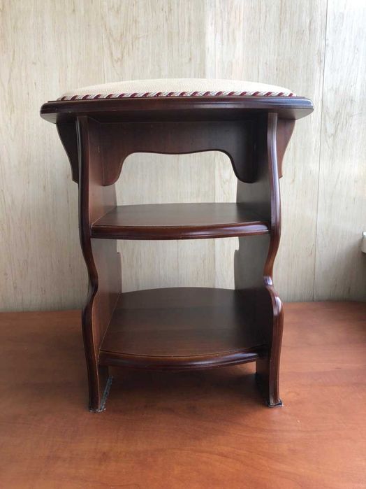 Табурет эксклюзивный инкрустирован .