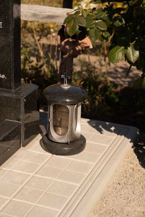 Пам'ятники із граніту Південноукраїнськ. Памятники Южноукраинск.