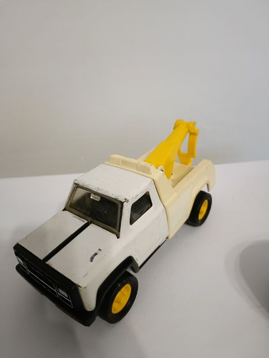 Zabawka holownik Tonka