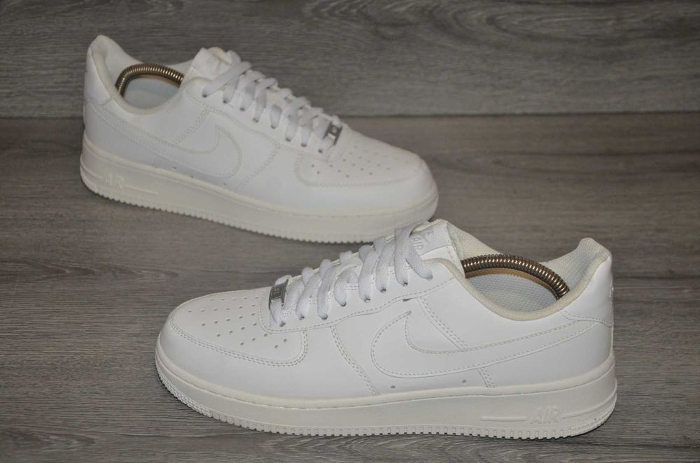 Продам кросівки Фірма Nike Air Force 1 Low  .