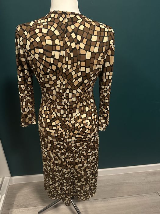 Sukienka midi w geometryczny wzór mozaiki