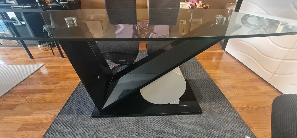 Mesa de sala em vidro
