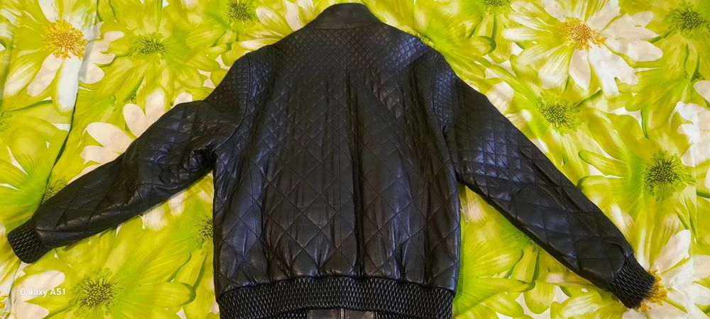 Куртка шкіряна .