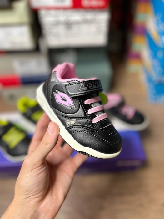 Кросівки - Lotto. Розмір 20, 21.