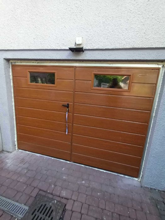 Brama garażowa dwuskrzydłowa PRODUCENT