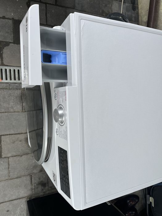 Вузька Пральна машина LG F72J7HY1W, 7 кг, 2019 рік