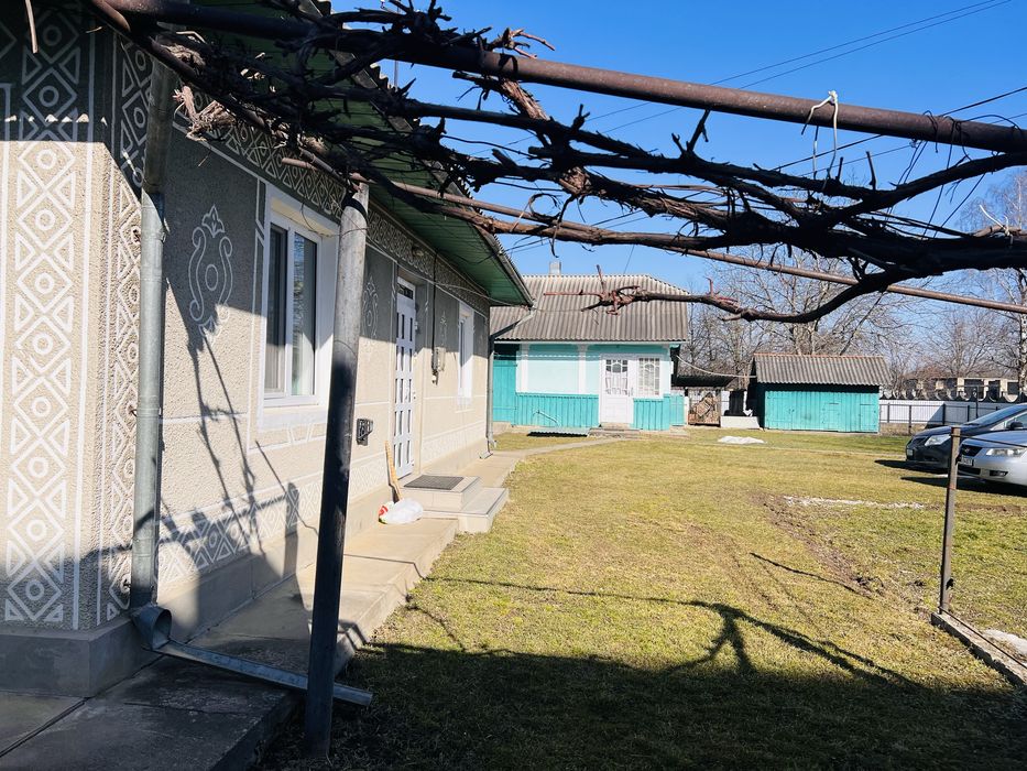 продам:) Будинок-господарство)торг