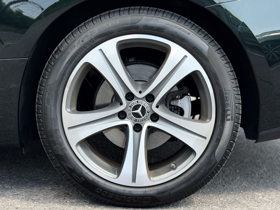 Mercedes-Benz E-Class 2019 220d G-tronic C238 Європа Не Фарбована Купе-хардтоп