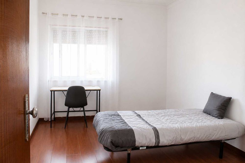 Quartos mobilados no centro de Castelo Branco | Despesas incluídas | Terraço privado | Limpeza | Ideal para estudantes e jovens profissionais