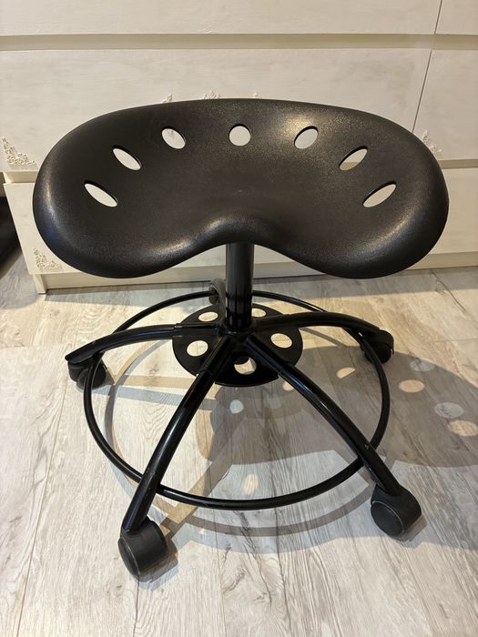 Stołek krzesło taboret obrotowy na kółkach – bez regulacji wysokości