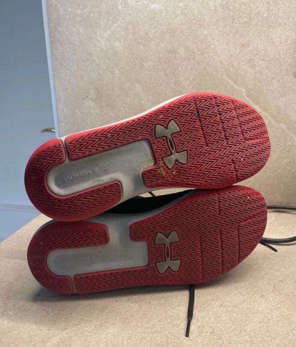 Ténis basketball Under Armour 42