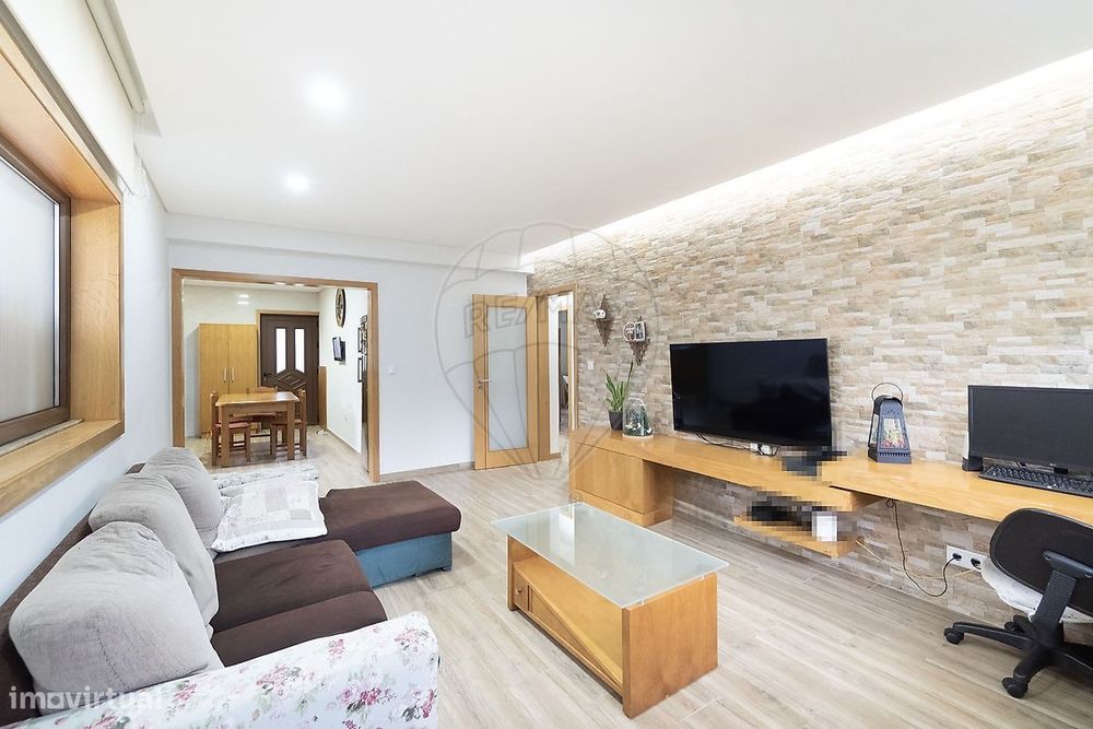 Moradia T4 para venda