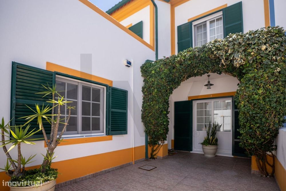 Moradia T3 De Charme No Centro De Ponta Delgada — Elegância, Conforto