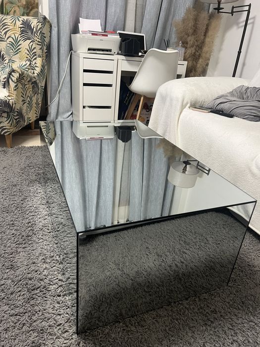 Mesa de sala espelhada