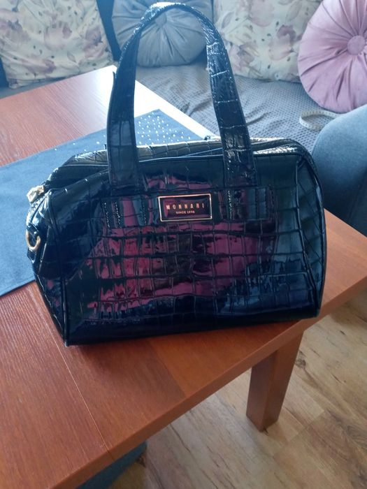 Torebka kuferek czarna do reki Monnari