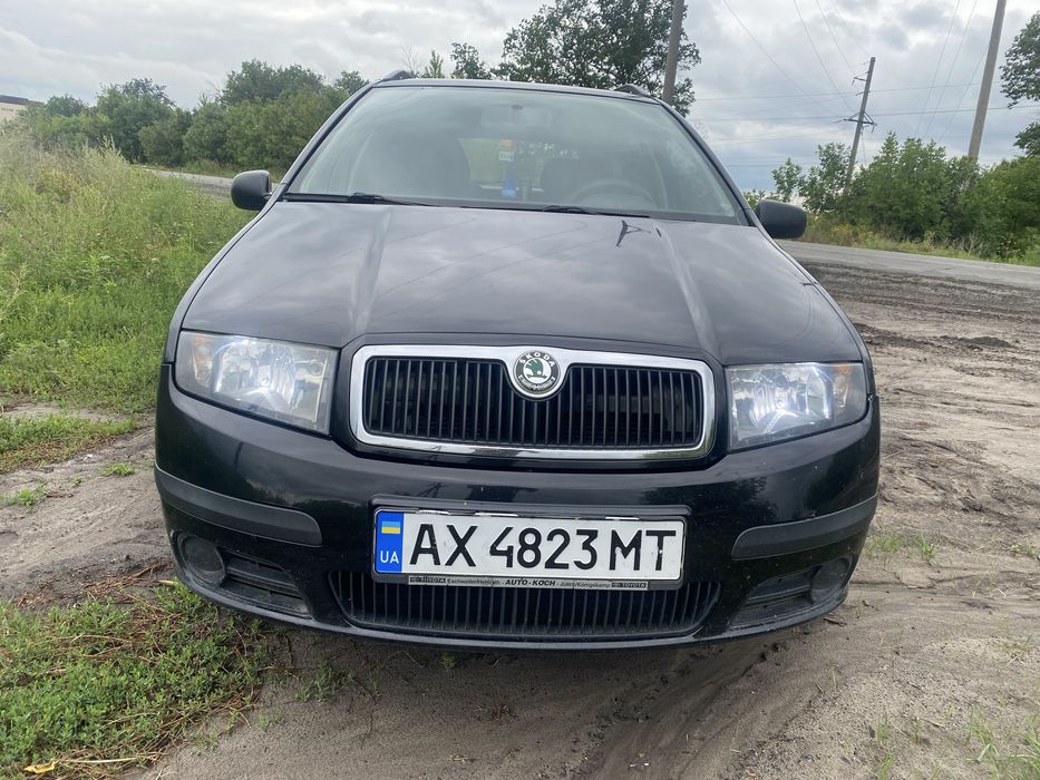 Мотор 1.4, Авто пригнано з Германії у 2020 році. У відмінному стані на свої роки. Вся в рідній фарбі окрім одного підкрасу на задньому правому крилі. Пластиковий заводський захист дніща і двигуна. Салон охайний, кондиціонер працює, хороша зимова гума. Дуже хороше світло. Ходова перебрана. Два комплекта килимків. По машині немає мінусів.Кузов аценкований - жодної корозії. Продаж тільки з переоформленням. 
Хто хоче надійне авто на кожен день щоб їздити а не морочить голову - то ось вам екземпляр!