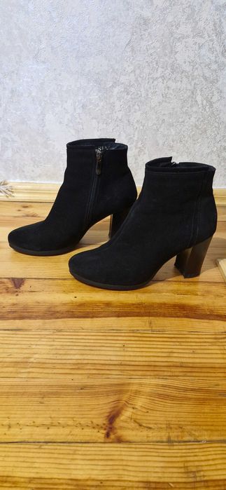 Черевички класичні, натуральна замша