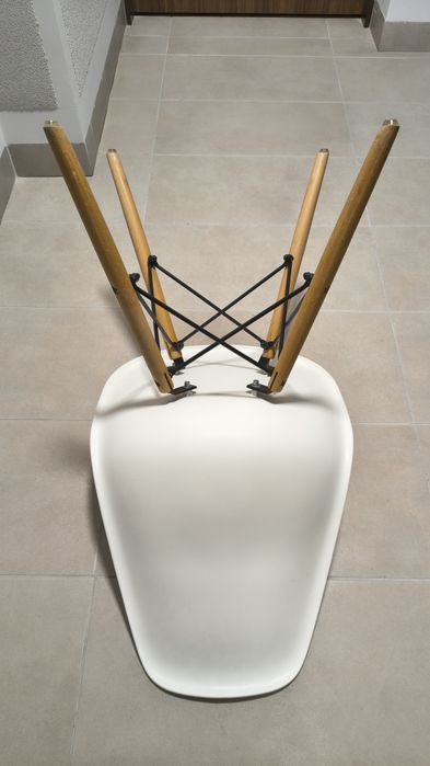 Krzesło skandynawskie białe – styl Eames DSW – nogi bukowe – Białystok