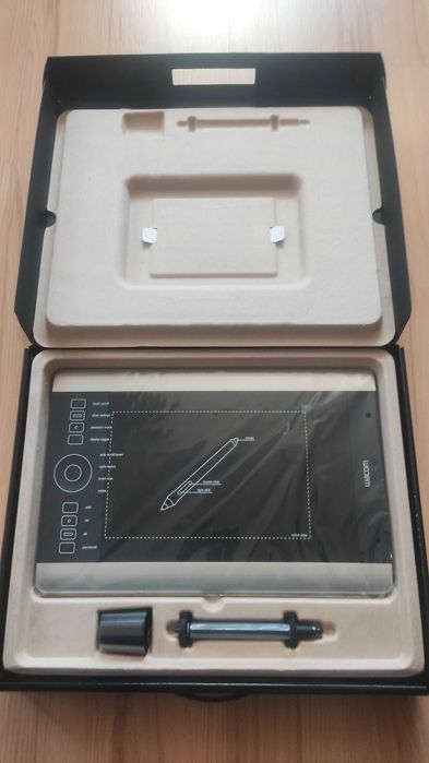 Tablet graficzny Wacom Intuos Pro M Special Edition.